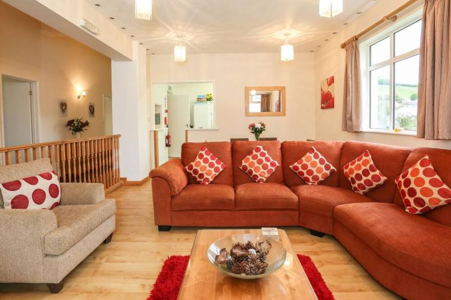 THE CABIN, pet friendly, with a garden in Combe Martin