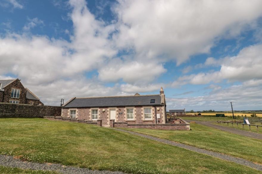 GREY CROFT, pet friendly, with pool in Embleton