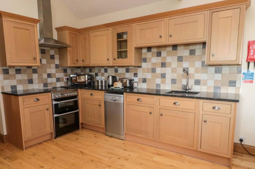 GREY CROFT, pet friendly, with pool in Embleton