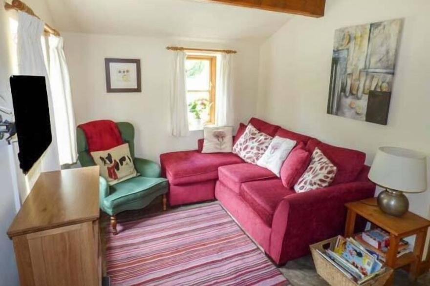 STREET HEAD FARM, pet friendly, luxury holiday cottage in Lothersdale