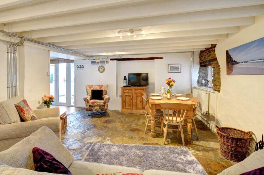Merryn Cottage - Two Bedroom House, Sleeps 4
