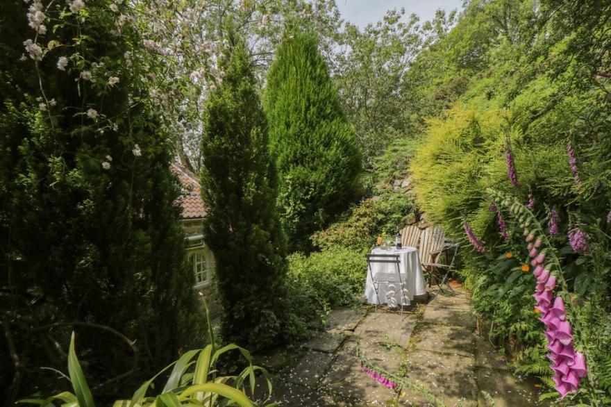 QUOITS COTTAGE, family friendly, luxury holiday cottage in Goathland