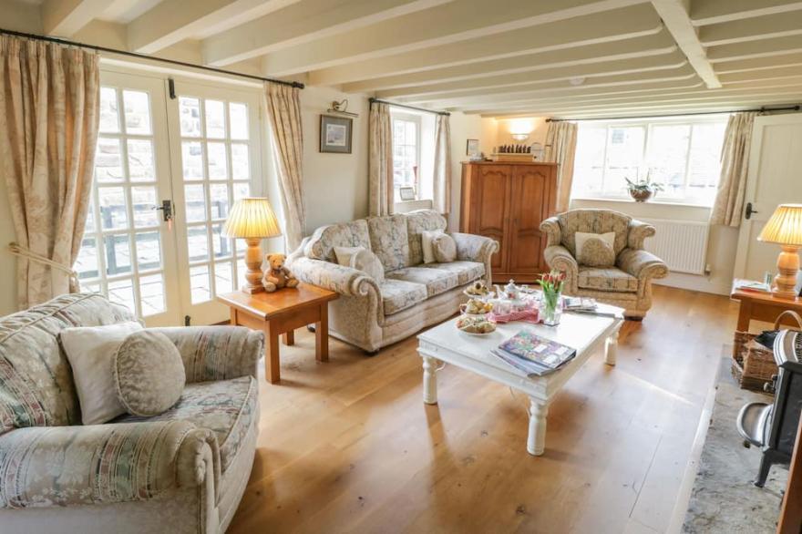 QUOITS COTTAGE, family friendly, luxury holiday cottage in Goathland