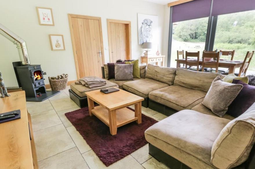 NEDDY CUT, family friendly, luxury holiday cottage in Backbarrow