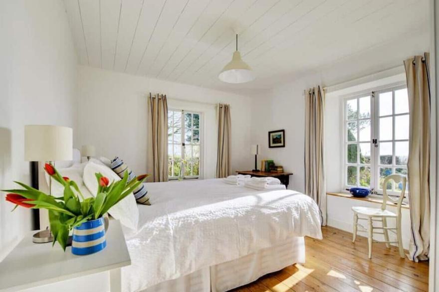 The White Cottage - Three Bedroom House, Sleeps 5