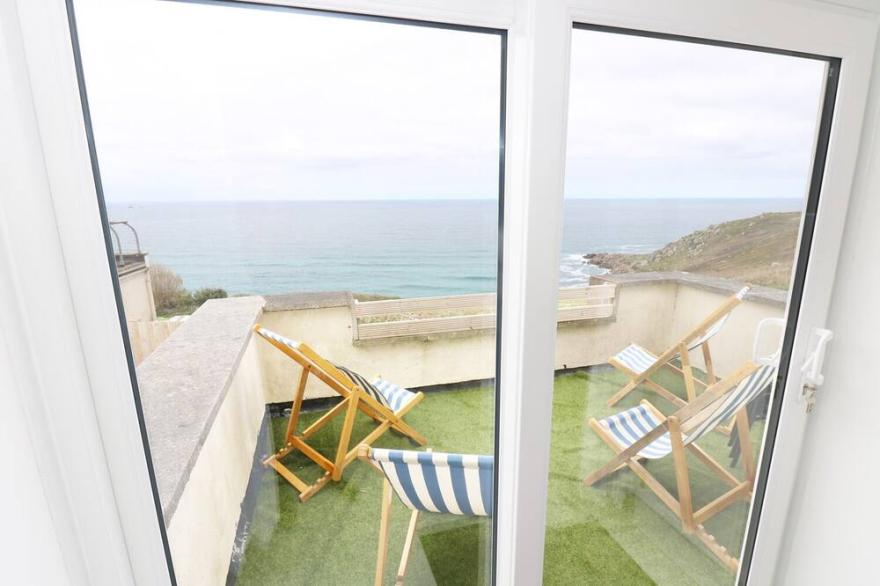 THE COACH HOUSE, pet friendly, character holiday cottage in Sennen