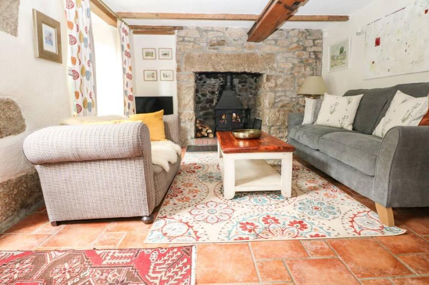CHENALLS COTTAGE, family friendly, with open fire in Helston