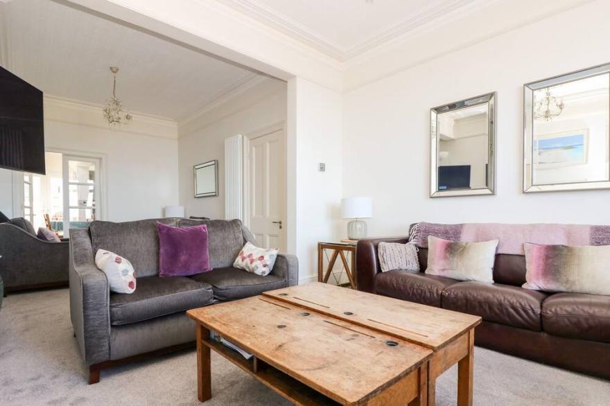 PORTHMEOR BEACH HOUSE, family friendly, with a garden in St Ives