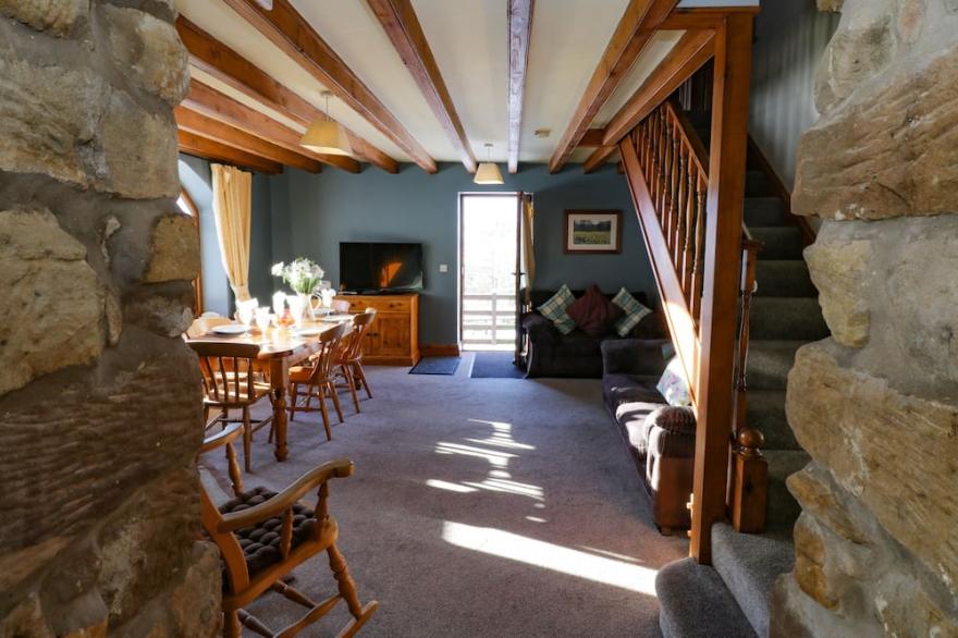 THE ARCHES, pet friendly, character holiday cottage in Farndale