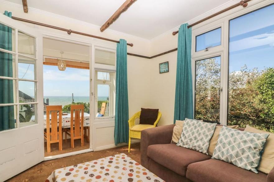 HIGHDOWN, pet friendly, country holiday cottage in Bigbury-On-Sea