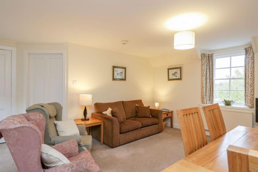 STABLE FLAT, pet friendly, with a garden in Scone
