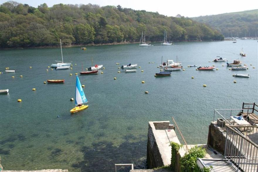 Stepaside Cottage - Three Bedroom House, Sleeps 6