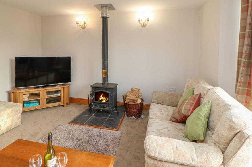 THE BARN, pet friendly, with hot tub in Milton