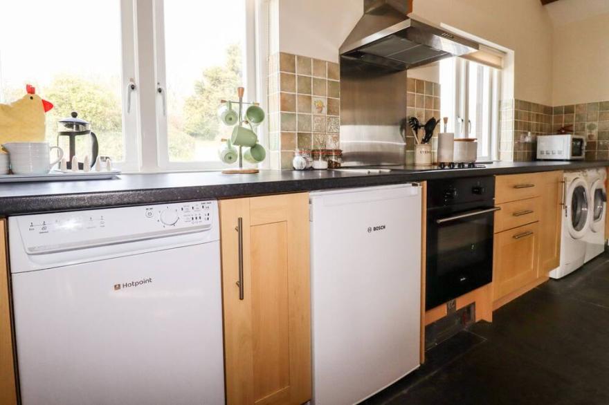 WHEAL ROSE, character holiday cottage in St Newlyn East