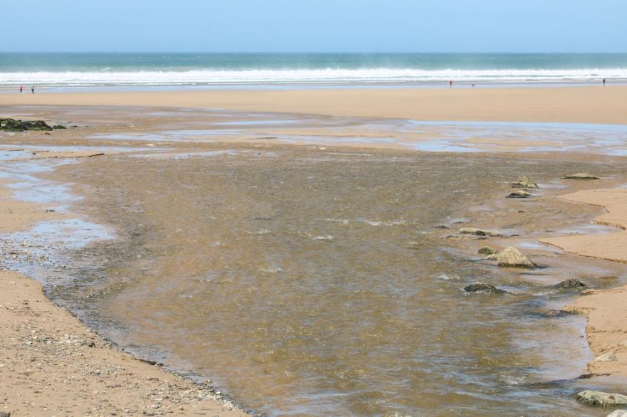 PORTH BEACH HOUSE, family friendly in Newquay