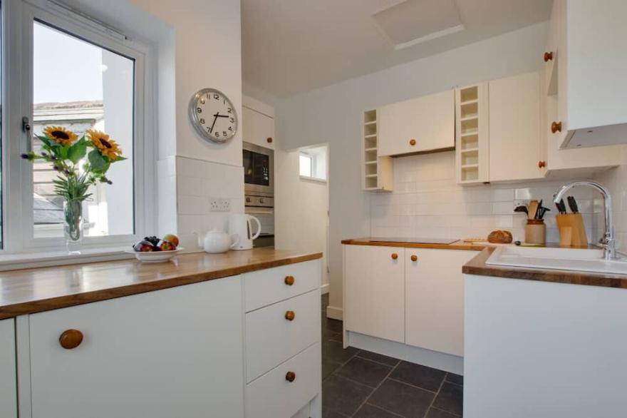 Old Mill Cottage - One Bedroom House, Sleeps 2