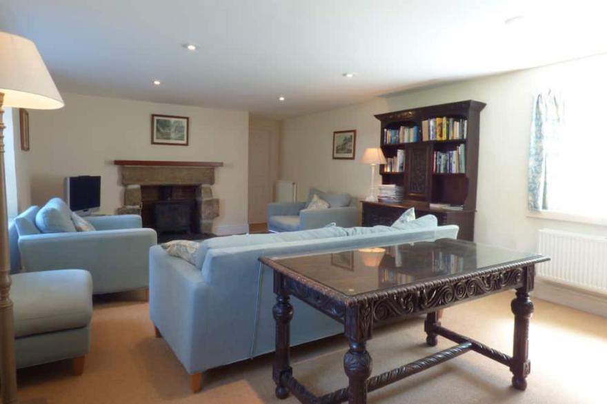FARM COTTAGE, family friendly, character holiday cottage in Marazion