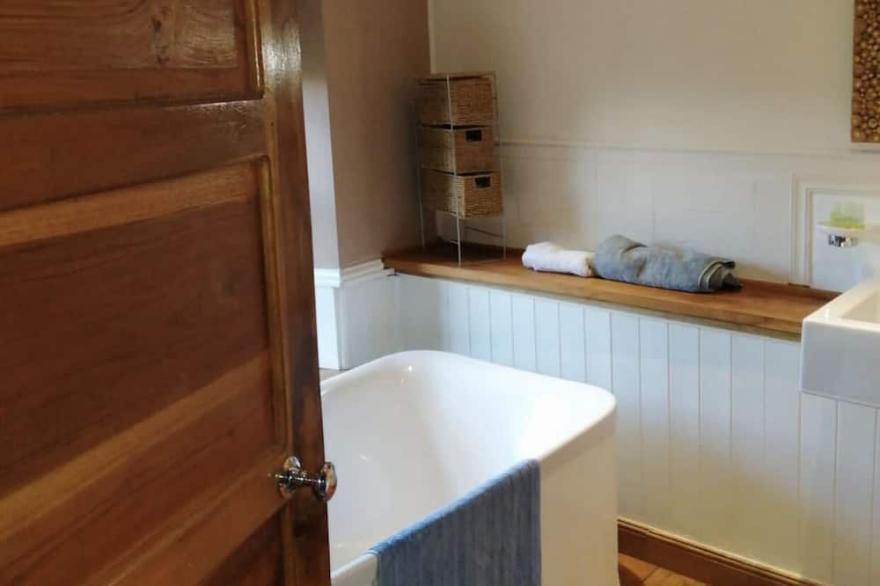 The Old Bakehouse is a cosy getaway built with character throughout Pet Friendly