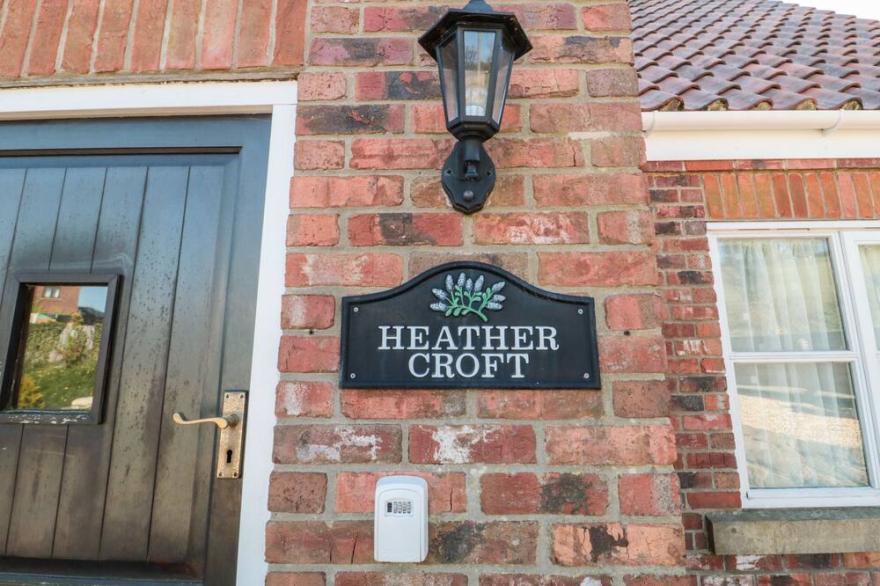 HEATHER CROFT, family friendly, with a garden in Robin Hood’s Bay