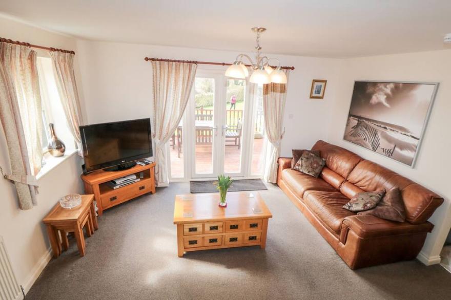 HEATHER CROFT, family friendly, with a garden in Robin Hood’s Bay