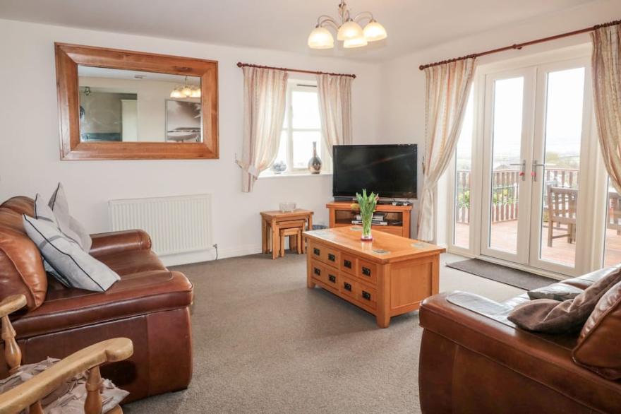 HEATHER CROFT, family friendly, with a garden in Robin Hood’s Bay