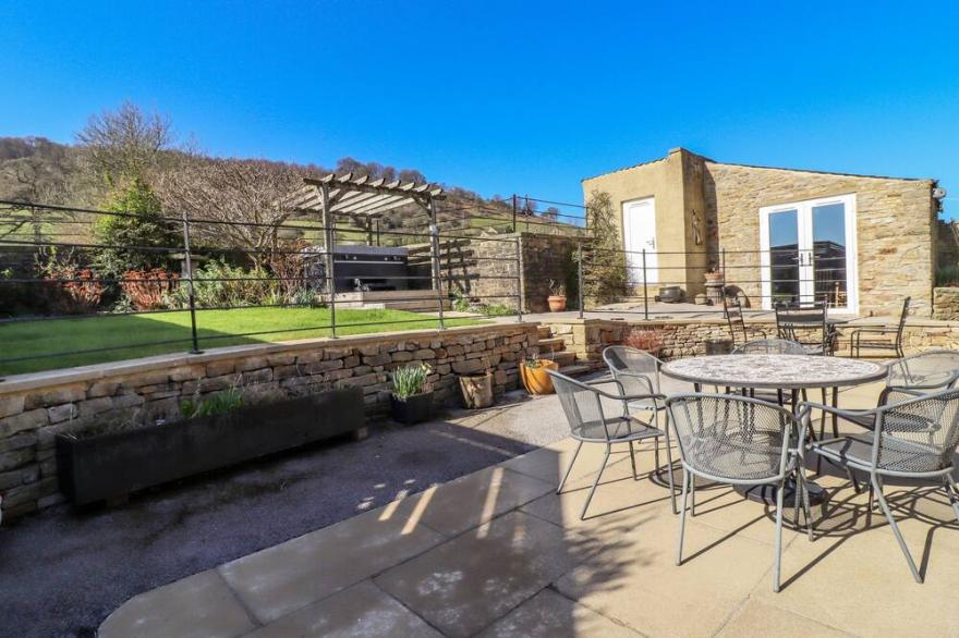 BROOKLYN HOUSE, family friendly, luxury holiday cottage in Cononley