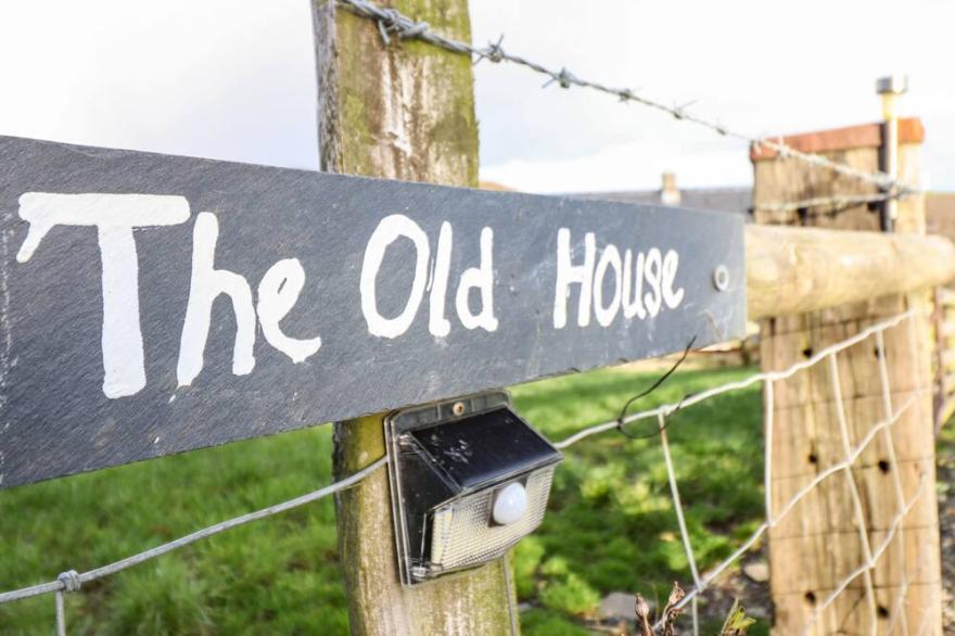 THE OLD HOUSE, family friendly, luxury holiday cottage in Llanidloes
