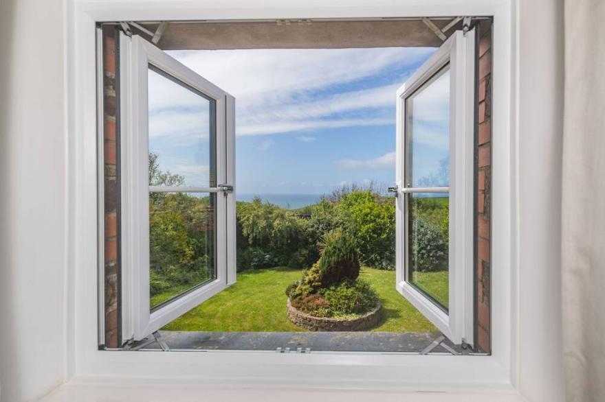 PENBARDEN BARN, family friendly, with open fire in Crackington Haven