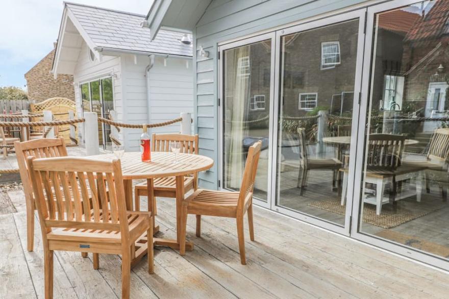 BEACH WALK, pet friendly, luxury holiday cottage, with pool in Filey