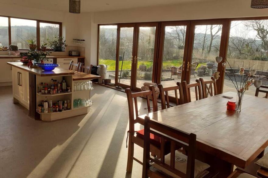 4-bed Barn with Hot tub, Sauna & plunge pool