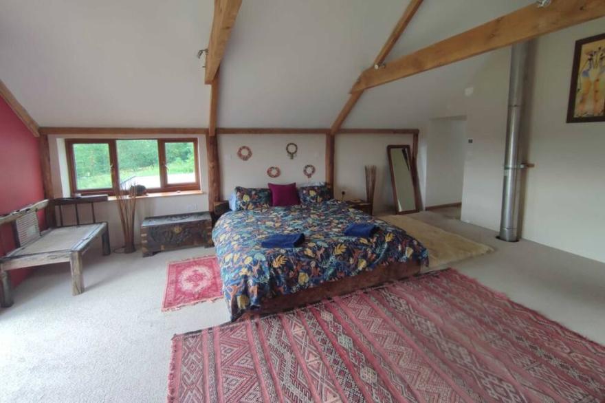 4-bed Barn with Hot tub, Sauna & plunge pool