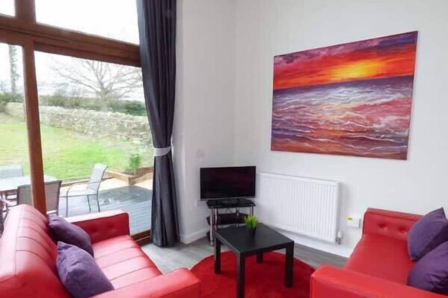 BUDMOUTH, pet friendly, luxury holiday cottage in Upwey
