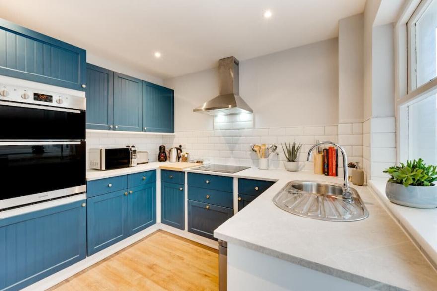 Stepcott Cottage - Two Bedroom House, Sleeps 4