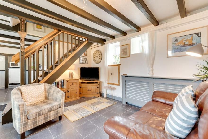 Mary-Rose Cottage - Two Bedroom House, Sleeps 4