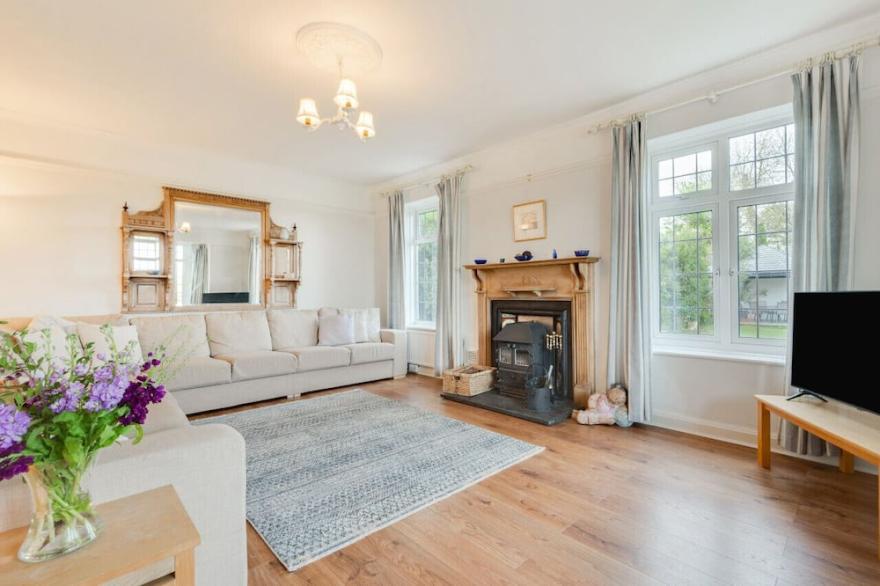 Edgehill - Four Bedroom House, Sleeps 7