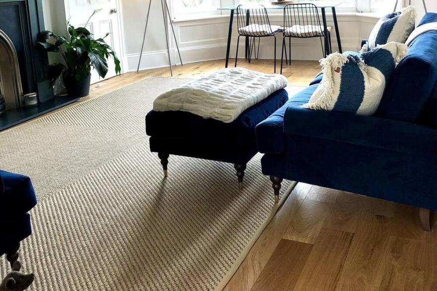 Glasgow West End Apartment COP26 Walking Distance