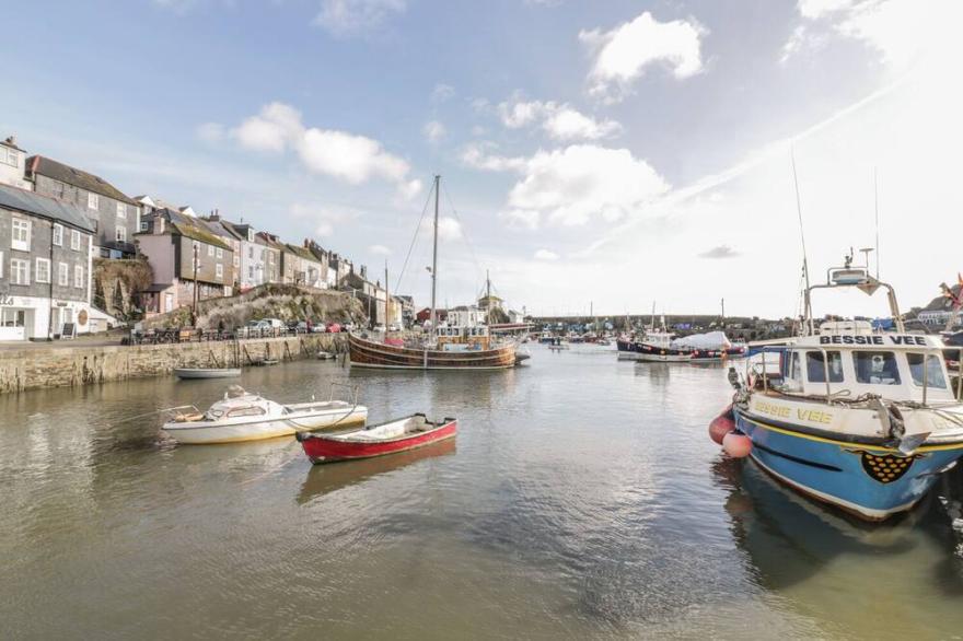 WAVERLEY, pet friendly, country holiday cottage in Mevagissey
