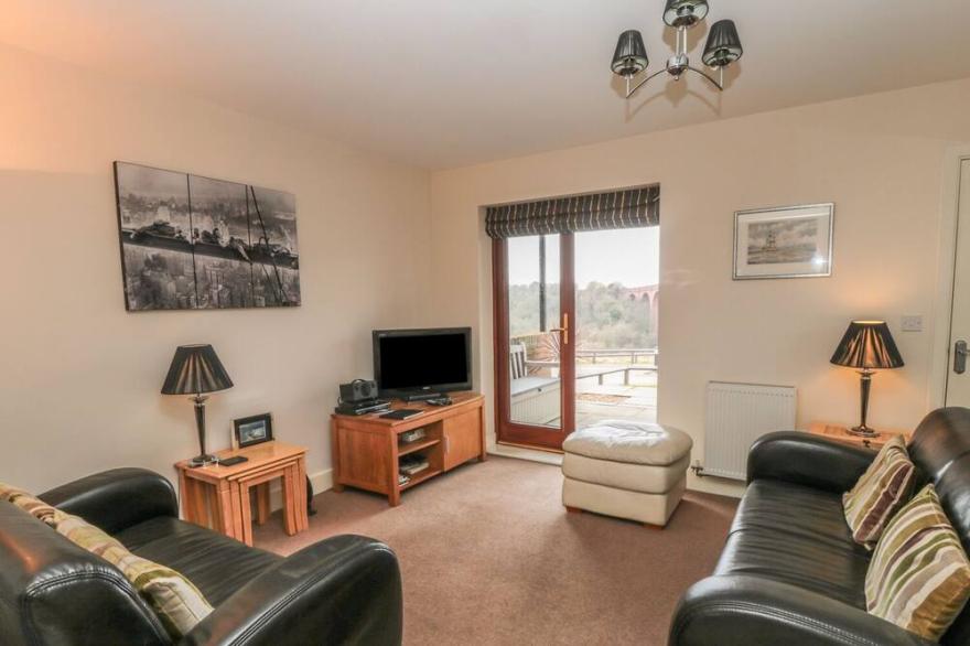 WADDLEDUCK, pet friendly, with a garden in Whitby