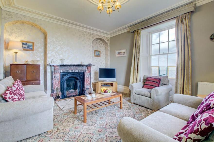 Carnevas Farmhouse - Two Bedroom House, Sleeps 4