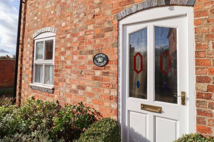 ELDER COTTAGE, with a garden in Mickleton, Gloucestershire