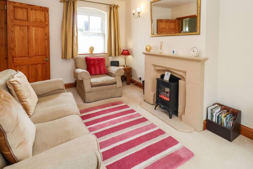 ELDER COTTAGE, with a garden in Mickleton, Gloucestershire