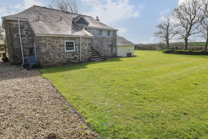TREVENNING BARN, pet friendly, with open fire in Bodmin