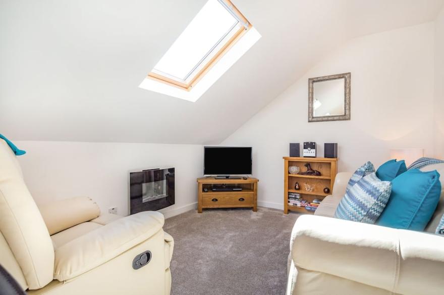 THE LITTE HIDEAWAY, romantic, character holiday cottage in Newquay