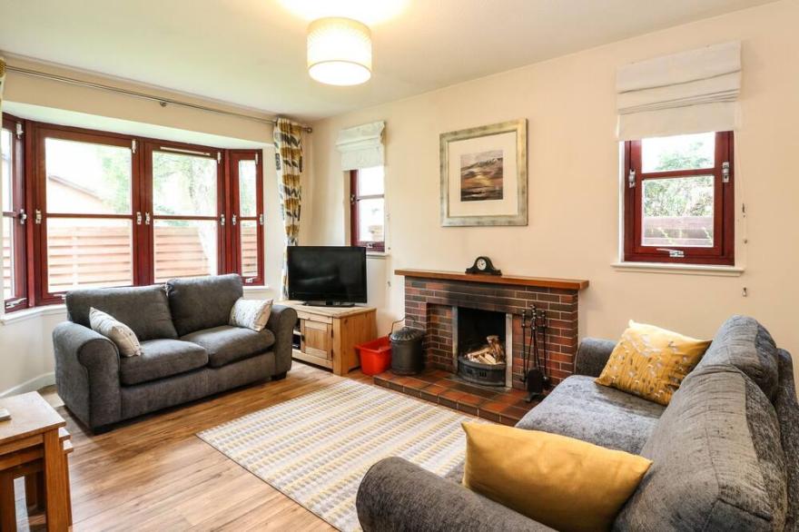 STRATHISLA, pet friendly, with open fire in Aviemore