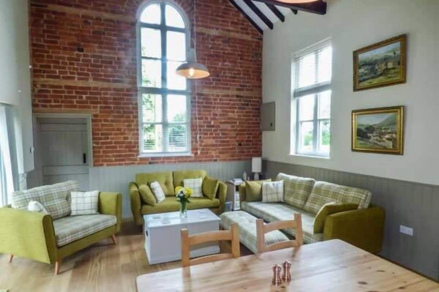 THE OLD SCHOOL, family friendly in Hatton, Lincolnshire