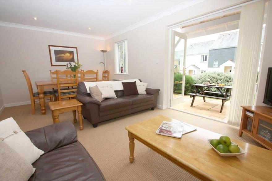 FLOTSAM, family friendly, with a garden in Falmouth