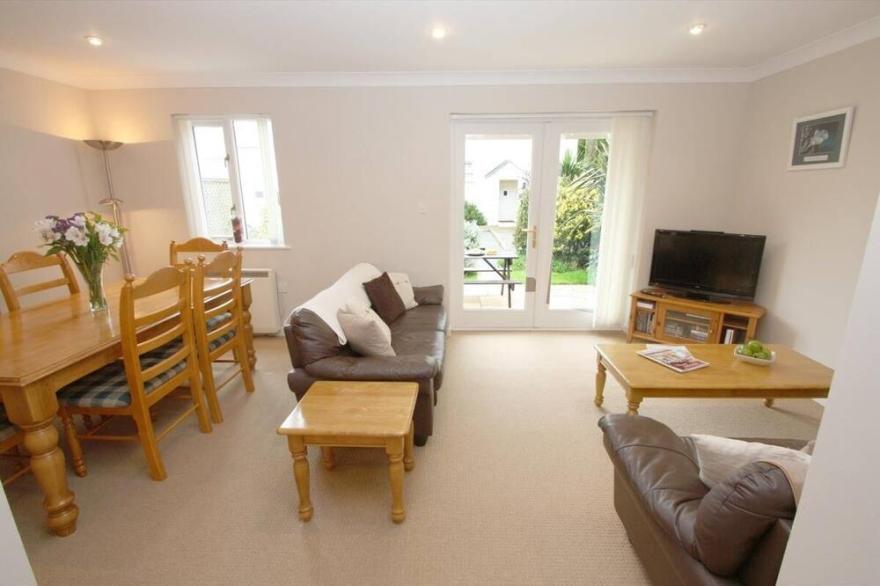 FLOTSAM, family friendly, with a garden in Falmouth