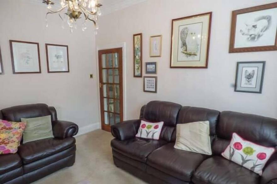 31 ELMVILLE AVENUE, pet friendly in Scarborough