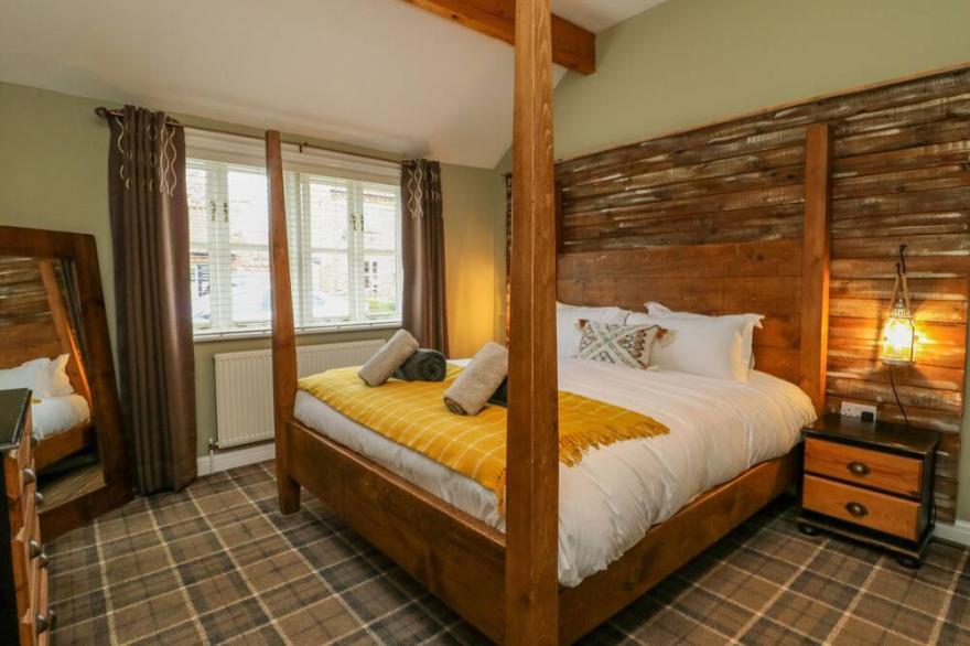 THE OLD WAGON SHED, pet friendly, with hot tub in Leven Near Beverley