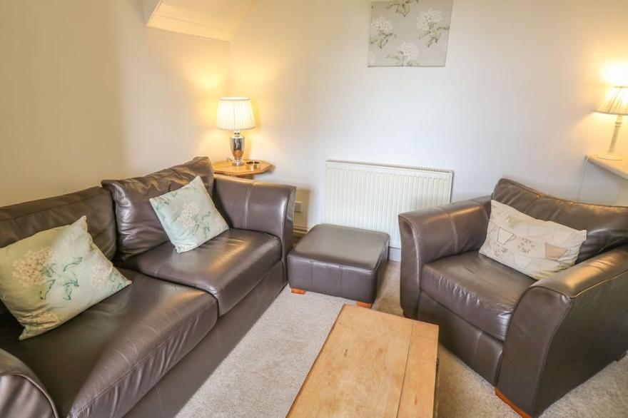HOME FARM COTTAGE, family friendly, with open fire in Boscastle